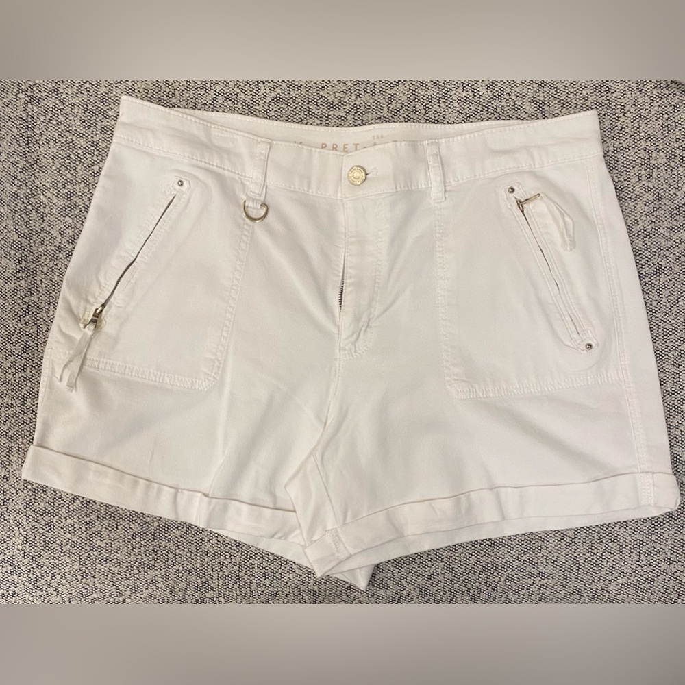 Excellent condition! WHBM white shorts, size 14